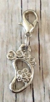 Memory bead dangle foot